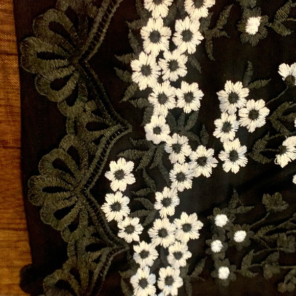 Betsey Johnson, sleeveless, black and white dress - Picture 15 of 16